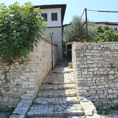 Toli Inside Castle Apartman