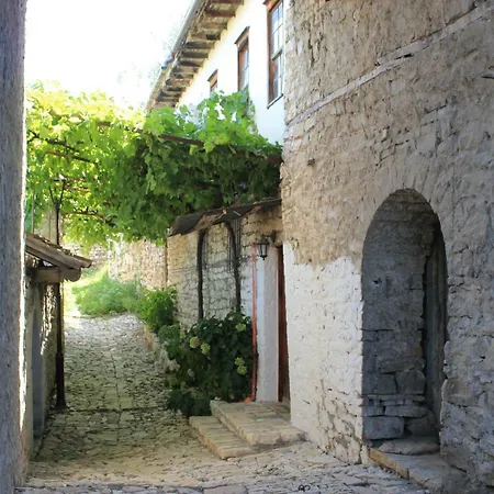 Toli Inside Castle Apartment *