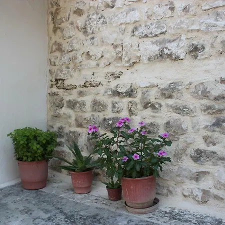 Toli Inside Castle Apartment *
